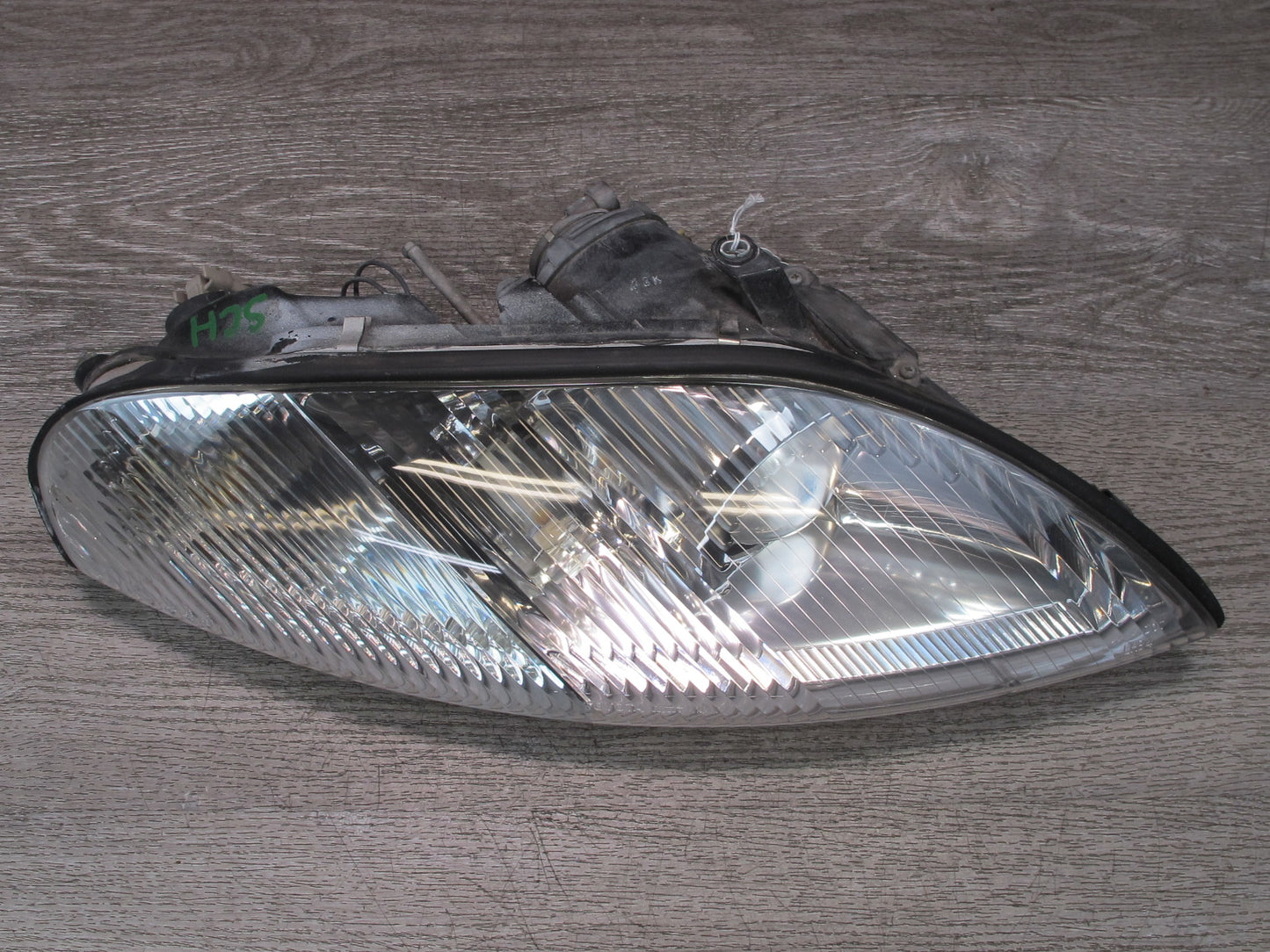 97-98 Lexus UZZ30L SC300 SC400 Front Right Outer Halogen Headlight Lamp OEM