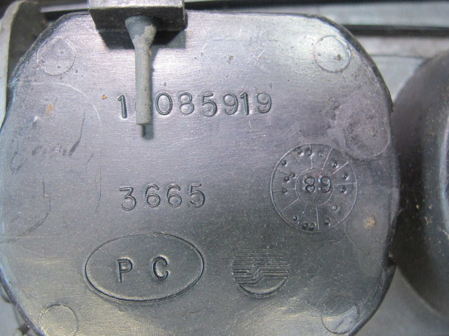 90-91 Chevrolet Corvette C4 Center Console A/T Shifter Trim Plate CUP Holder OEM