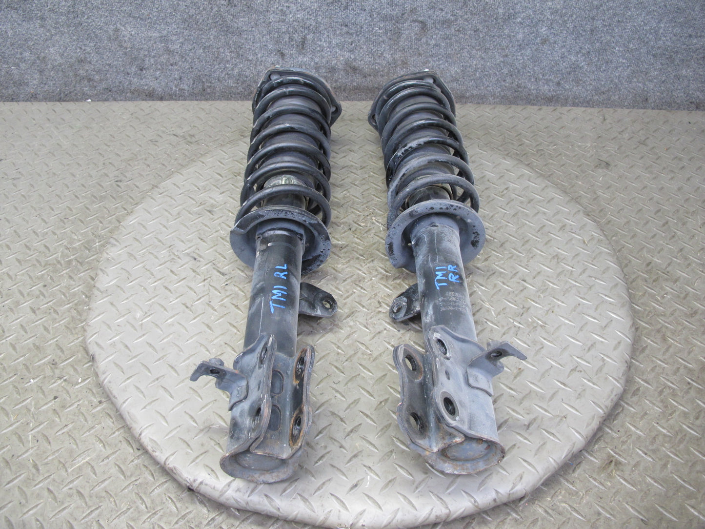 03-05 Toyota MR2 Spyder ZZW30L Set of 2 Rear Strut Shock Absorber OEM