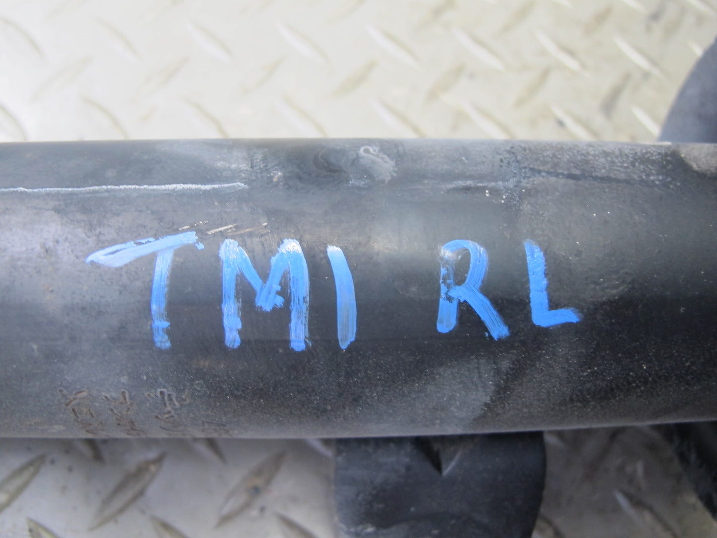 03-05 Toyota MR2 Spyder ZZW30L Set of 2 Rear Strut Shock Absorber OEM