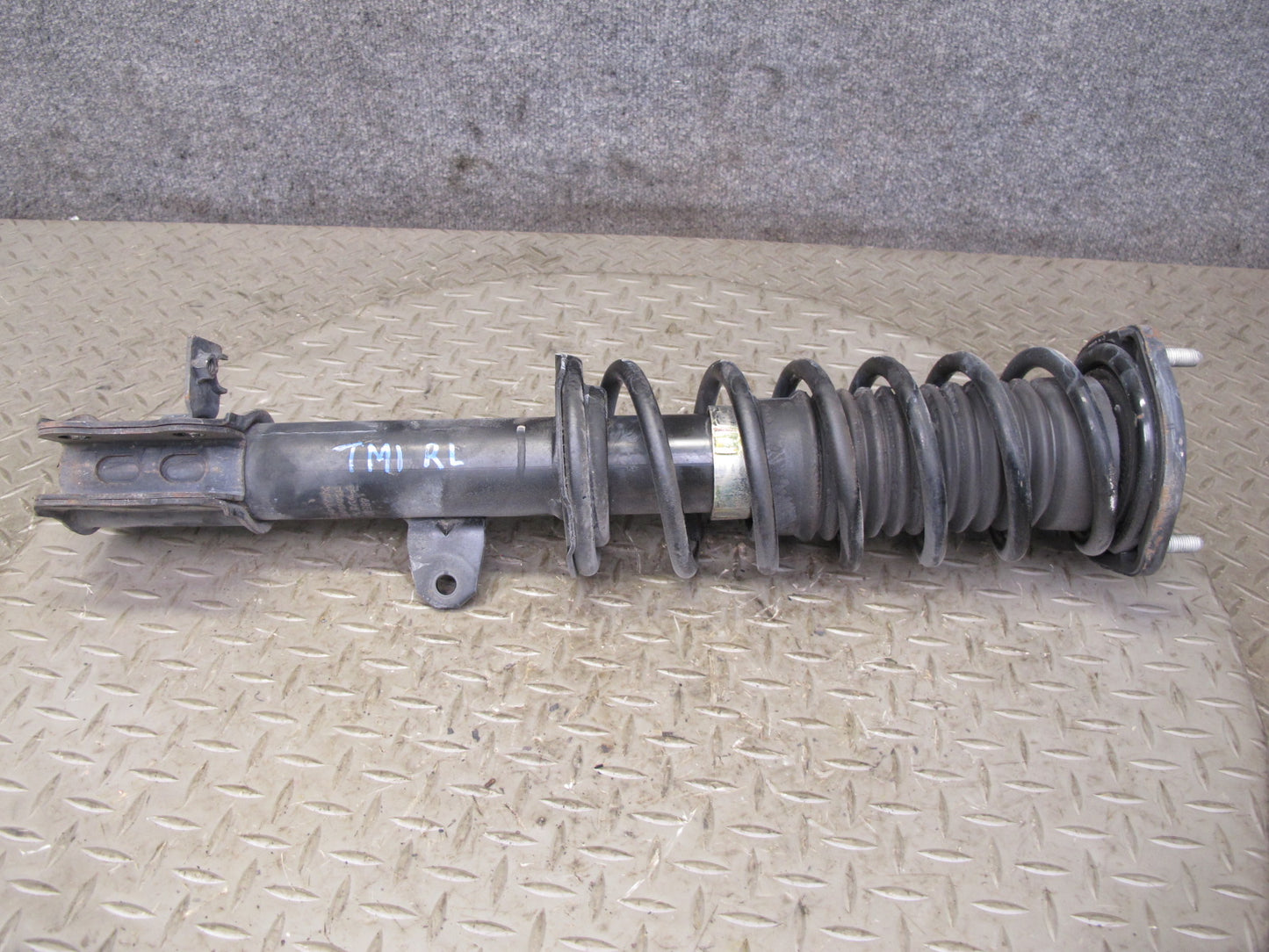 03-05 Toyota MR2 Spyder ZZW30L Set of 2 Rear Strut Shock Absorber OEM
