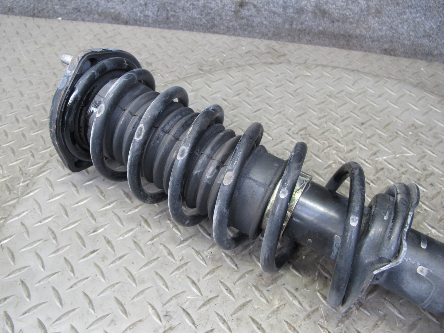 03-05 Toyota MR2 Spyder ZZW30L Set of 2 Rear Strut Shock Absorber OEM