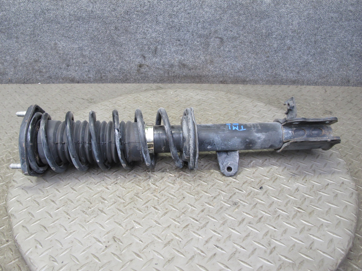 03-05 Toyota MR2 Spyder ZZW30L Set of 2 Rear Strut Shock Absorber OEM