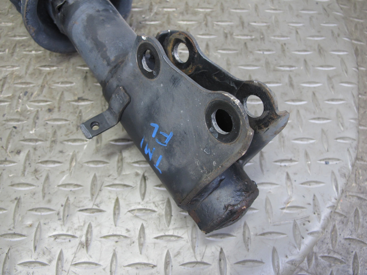 03-05 Toyota MR2 Spyder ZZW30L Set of 2 Front Strut Shock Absorber OEM