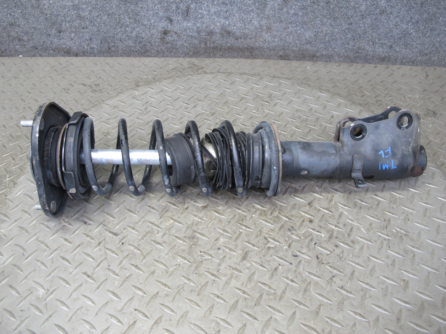 03-05 Toyota MR2 Spyder ZZW30L Set of 2 Front Strut Shock Absorber OEM