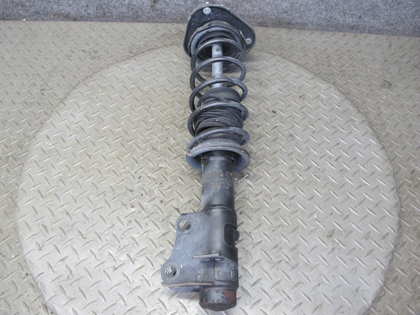 03-05 Toyota MR2 Spyder ZZW30L Set of 2 Front Strut Shock Absorber OEM