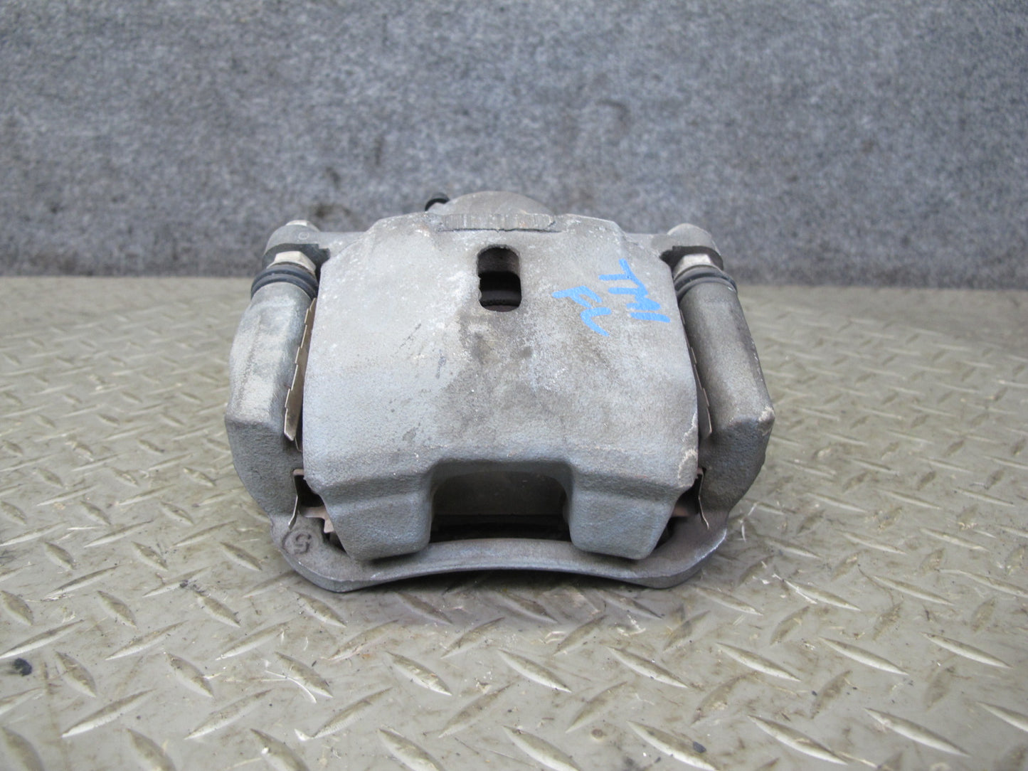00-05 Toyota MR2 Spyder ZZW30L Set of 2 Front Left & Right Brake Caliper OEM