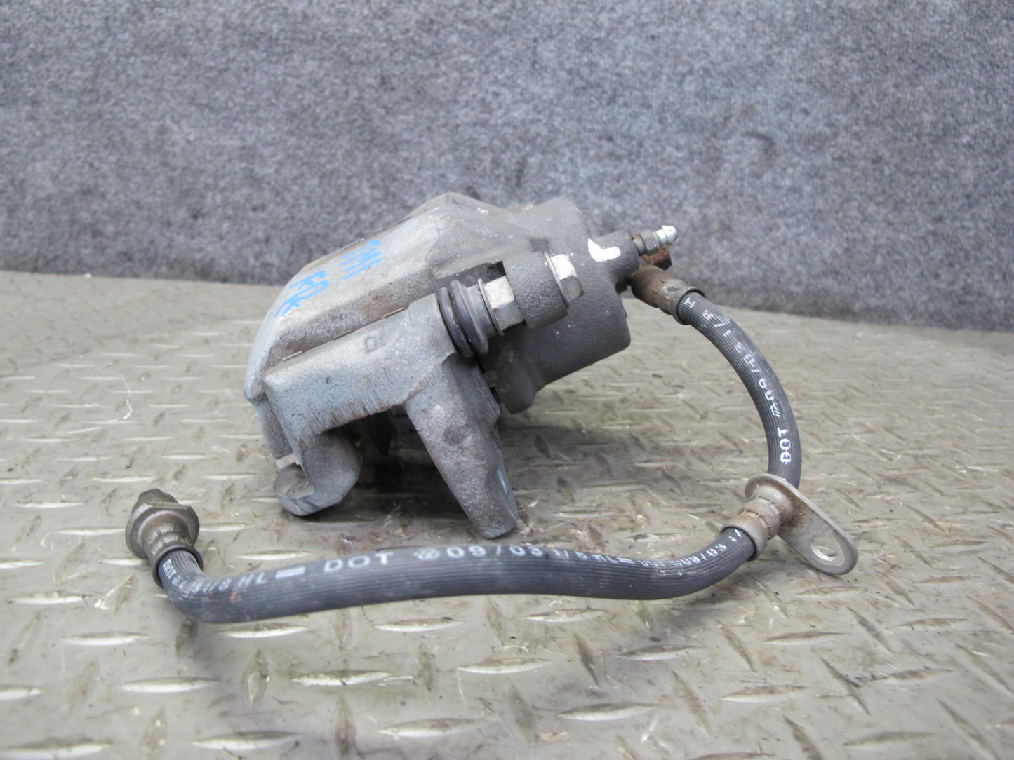 00-05 Toyota MR2 Spyder ZZW30L Set of 2 Front Left & Right Brake Caliper OEM