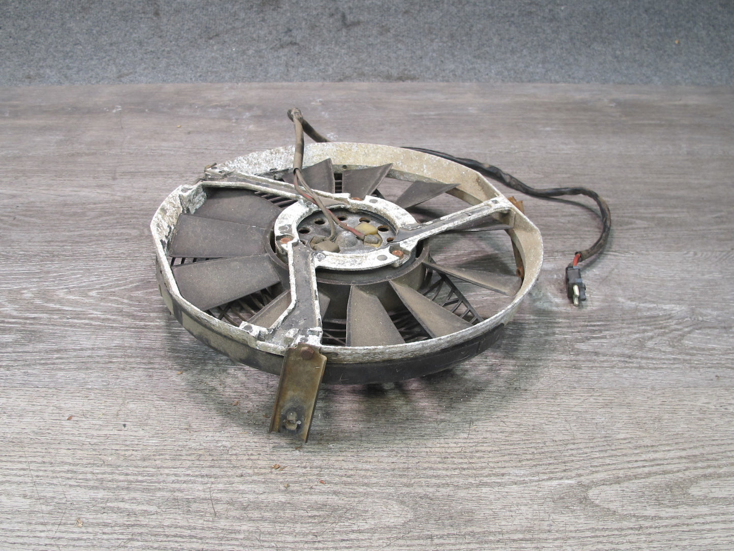 73-85 Mercedes R107 Sl-class Engine Cooling Radiator Auxiliary Fan Motor OEM