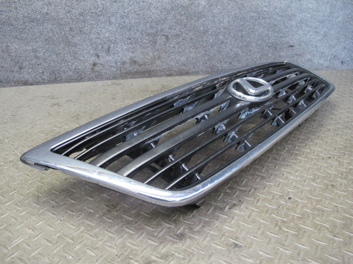 1998-2002 Lexus J100 LX470 Front Hood Exterior Chrome Upper Grille W/ Logo