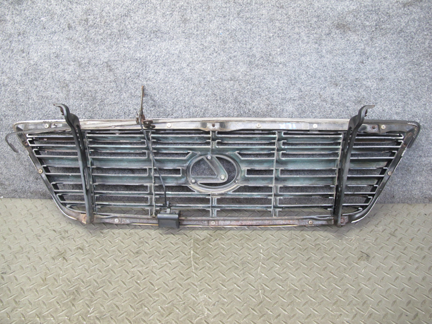 1998-2002 Lexus J100 LX470 Front Hood Exterior Chrome Upper Grille W/ Logo