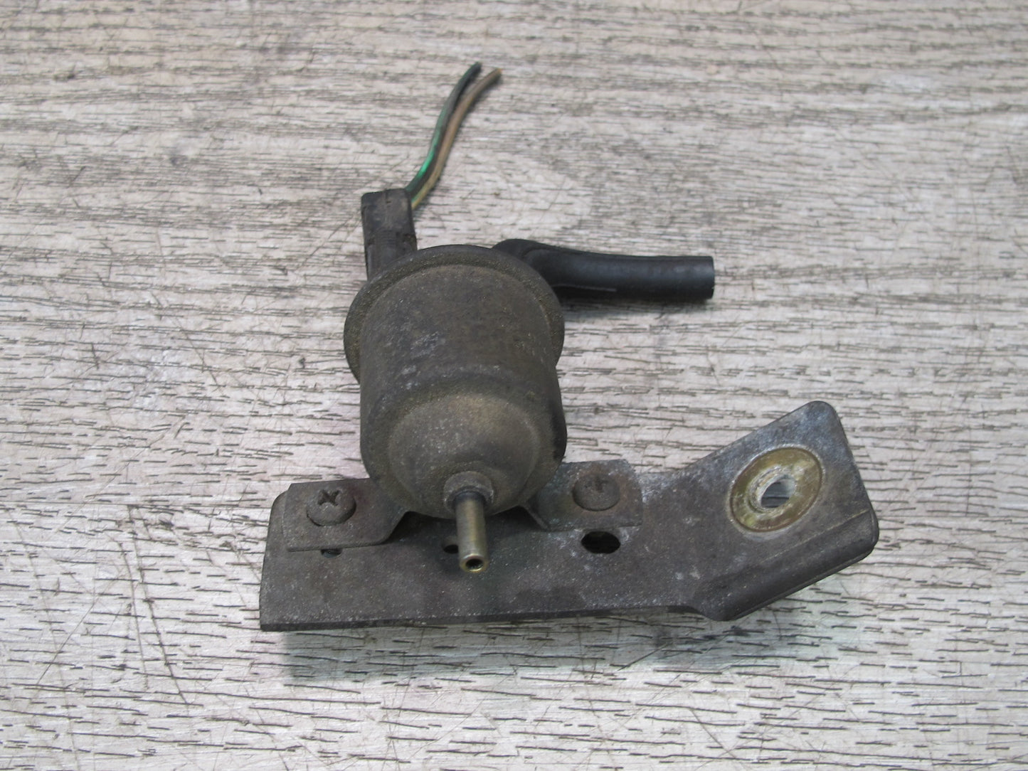 73-85 Mercedes R107 Vacuum Switch Valve w Bracket OEM