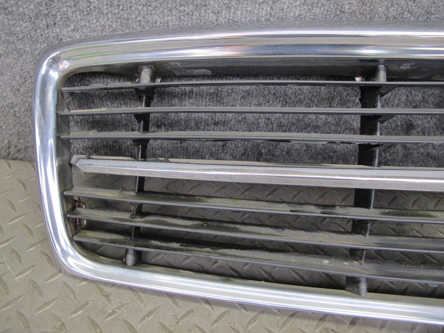 73-89 Mercedes R107 Sl-class Front Radiator Hood Chrome Grille w Emblem OEM