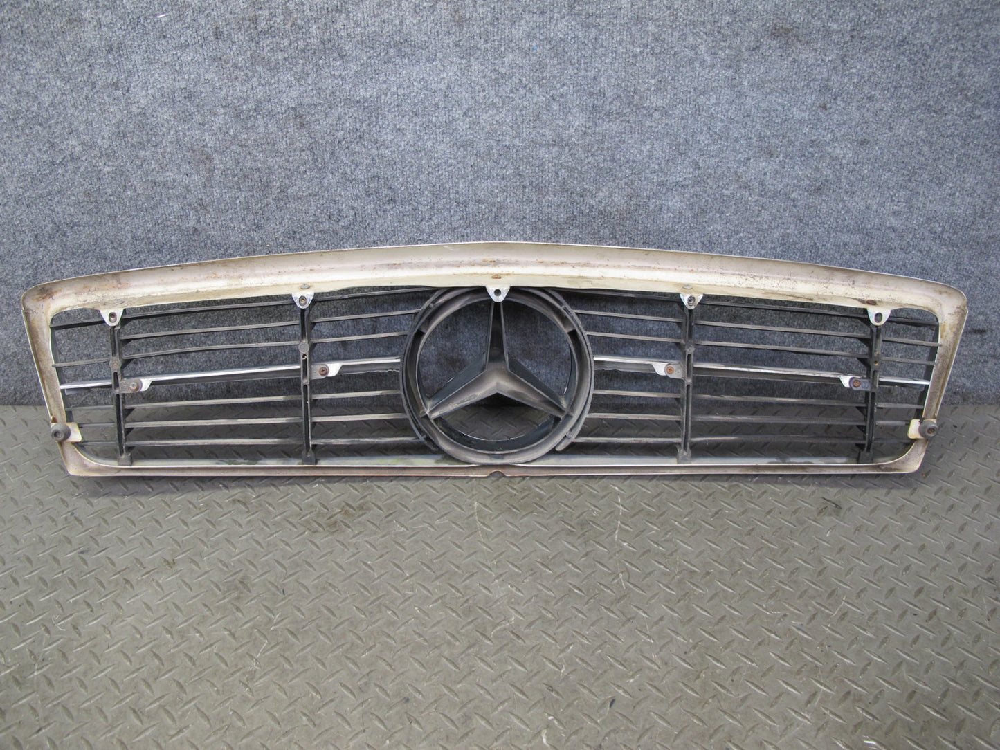 73-89 Mercedes R107 Sl-class Front Radiator Hood Chrome Grille w Emblem OEM