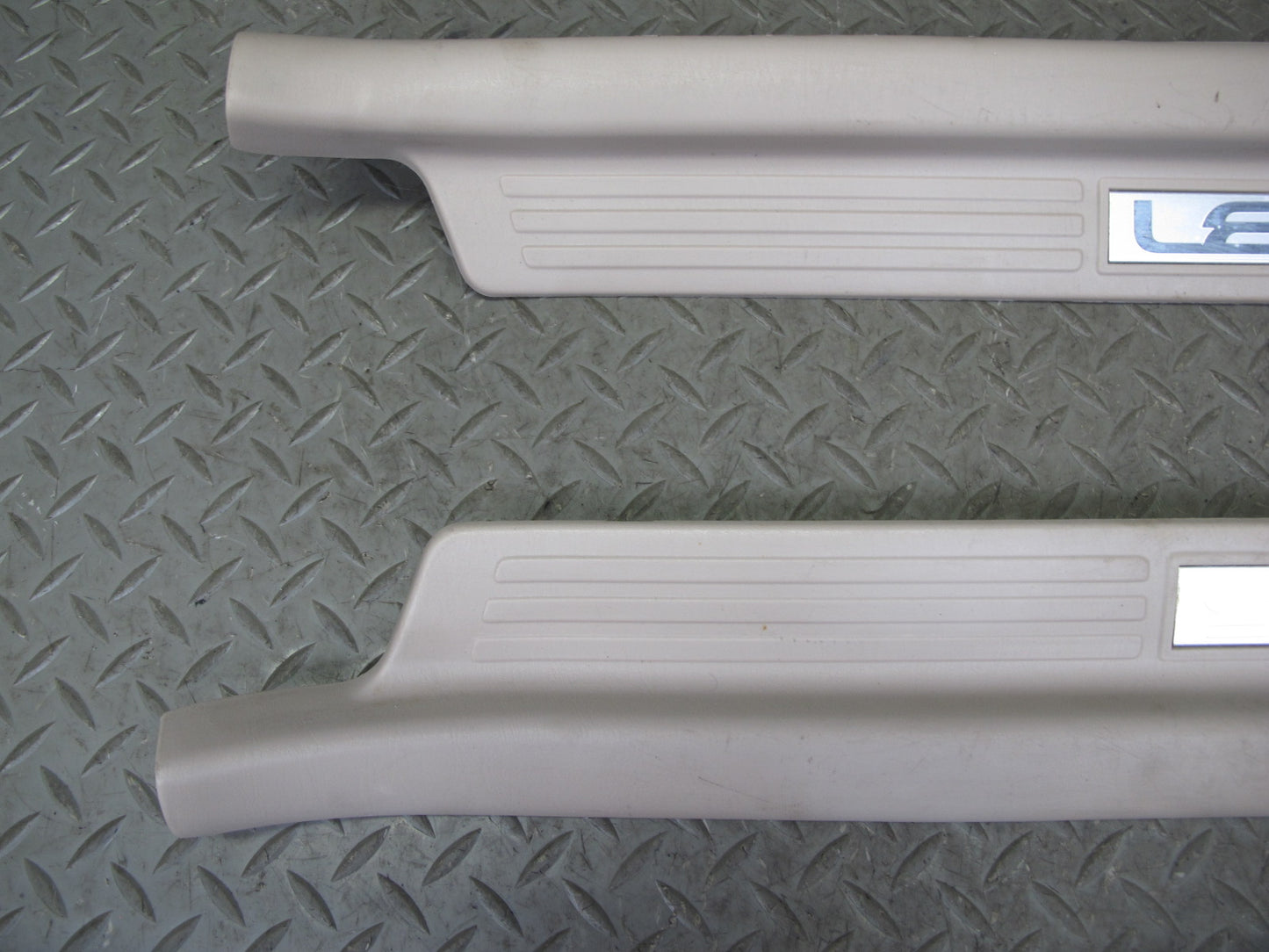 1998-2002 Lexus UZJ100L LX470 Front & Rear Door Scuff Sill Plate Trim Set of 4