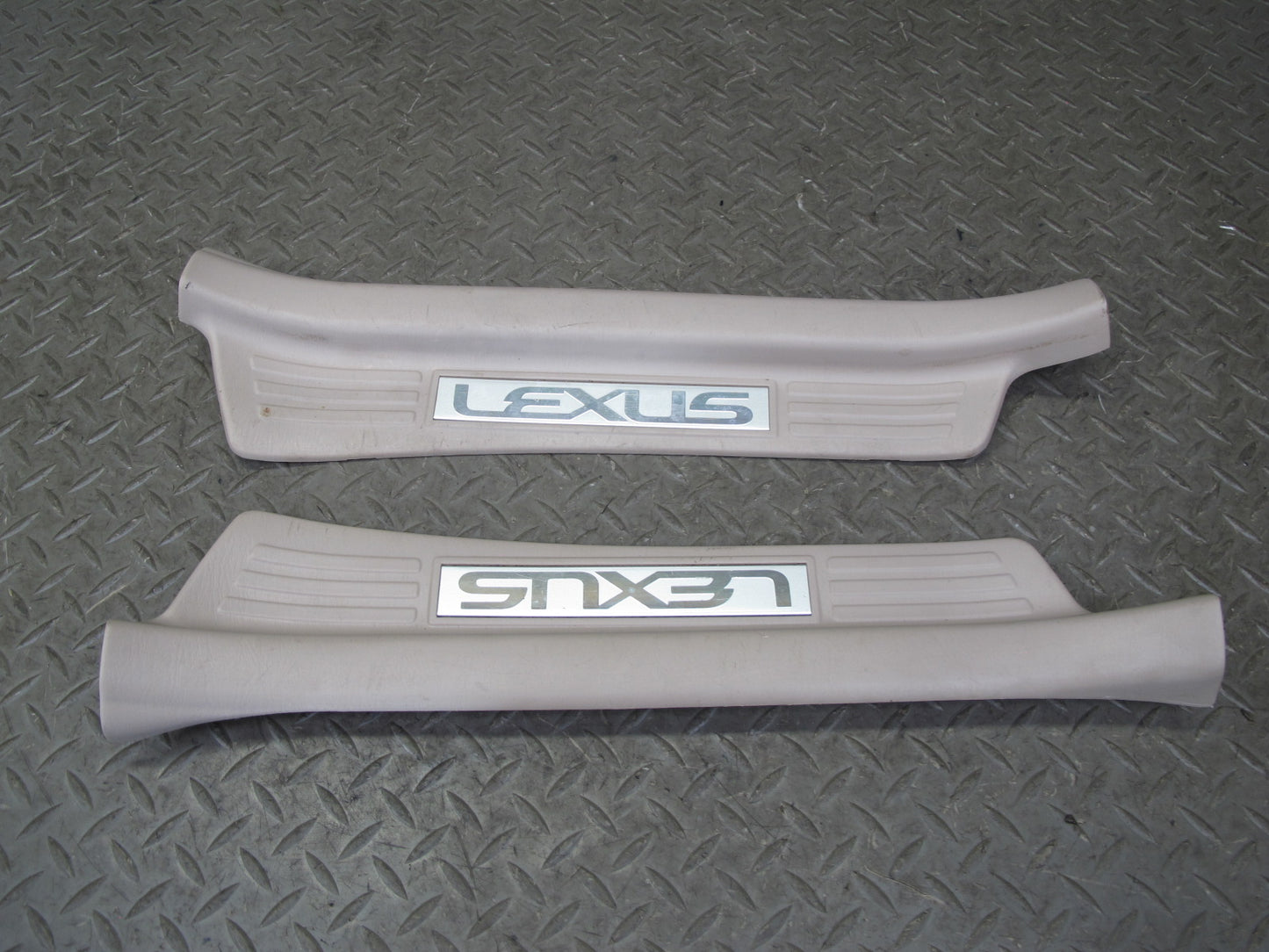 1998-2002 Lexus UZJ100L LX470 Front & Rear Door Scuff Sill Plate Trim Set of 4