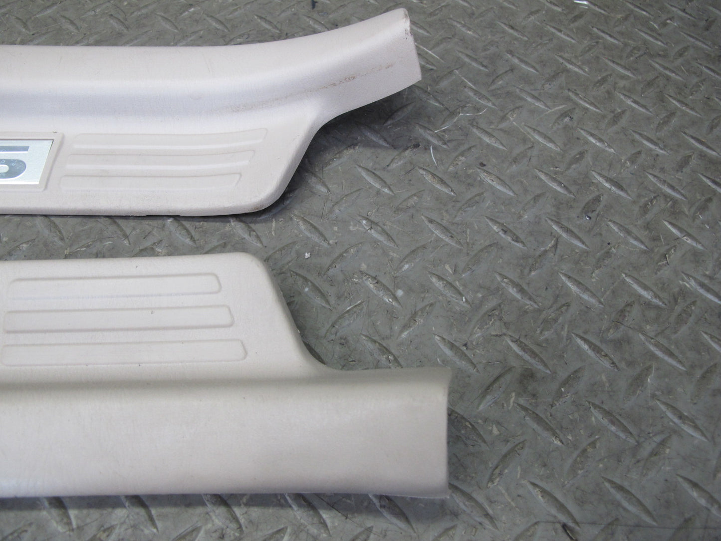 1998-2002 Lexus UZJ100L LX470 Front & Rear Door Scuff Sill Plate Trim Set of 4