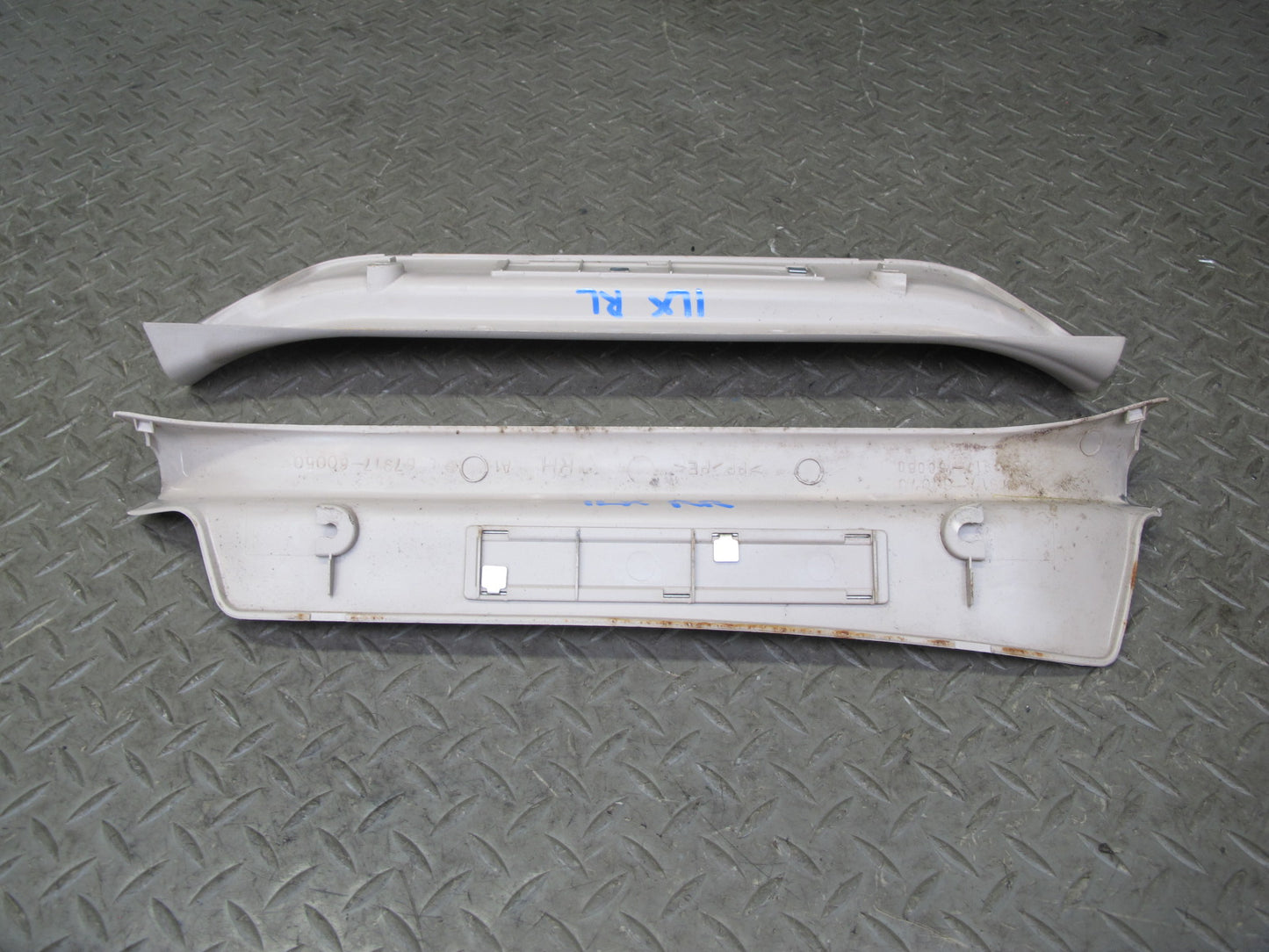 1998-2002 Lexus UZJ100L LX470 Front & Rear Door Scuff Sill Plate Trim Set of 4