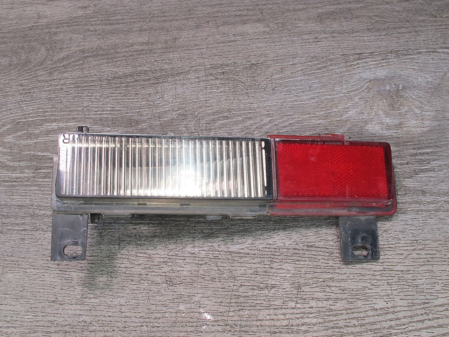 91-96 Chevrolet Corvette C4 Rear Right Side Marker Light Lamp 16508520 OEM