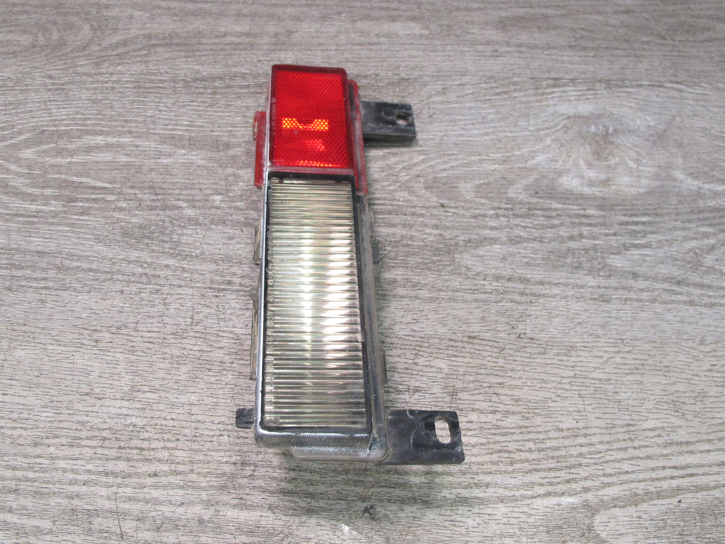 91-96 Chevrolet Corvette C4 Rear Right Side Marker Light Lamp 16508520 OEM