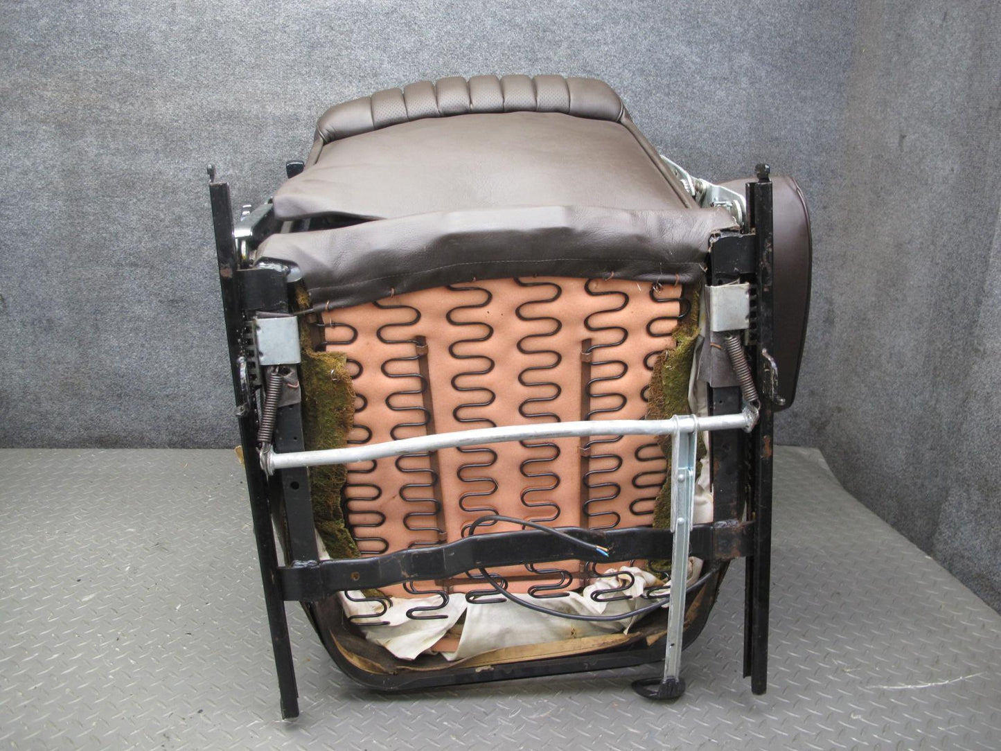 73-85 Mercedes R107 Set of 2 Front Left & Right Leather Seat Brown Brasil OEM