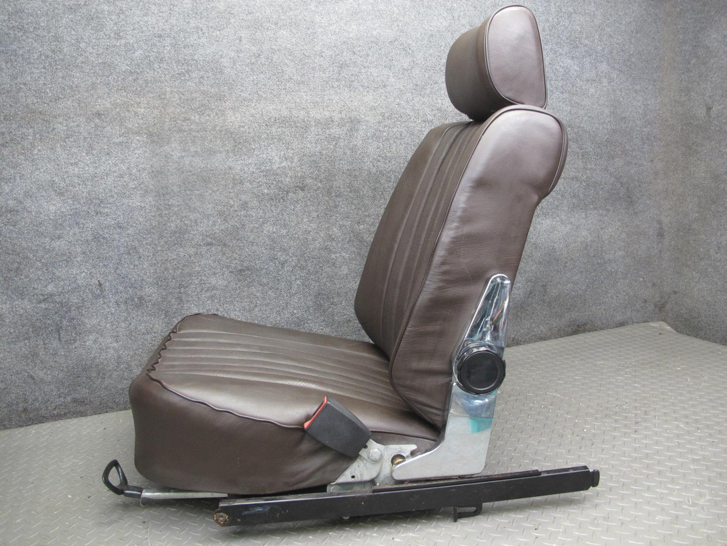 73-85 Mercedes R107 Set of 2 Front Left & Right Leather Seat Brown Brasil OEM