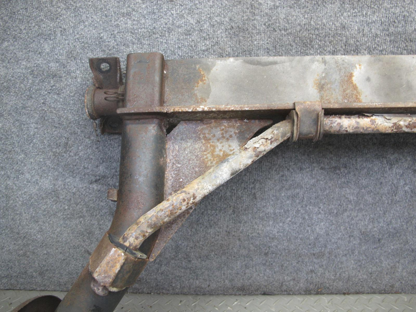 86-89 Volkswagen Scirocco Rear Suspension Crossmember Bar w Disc Brakes OEM