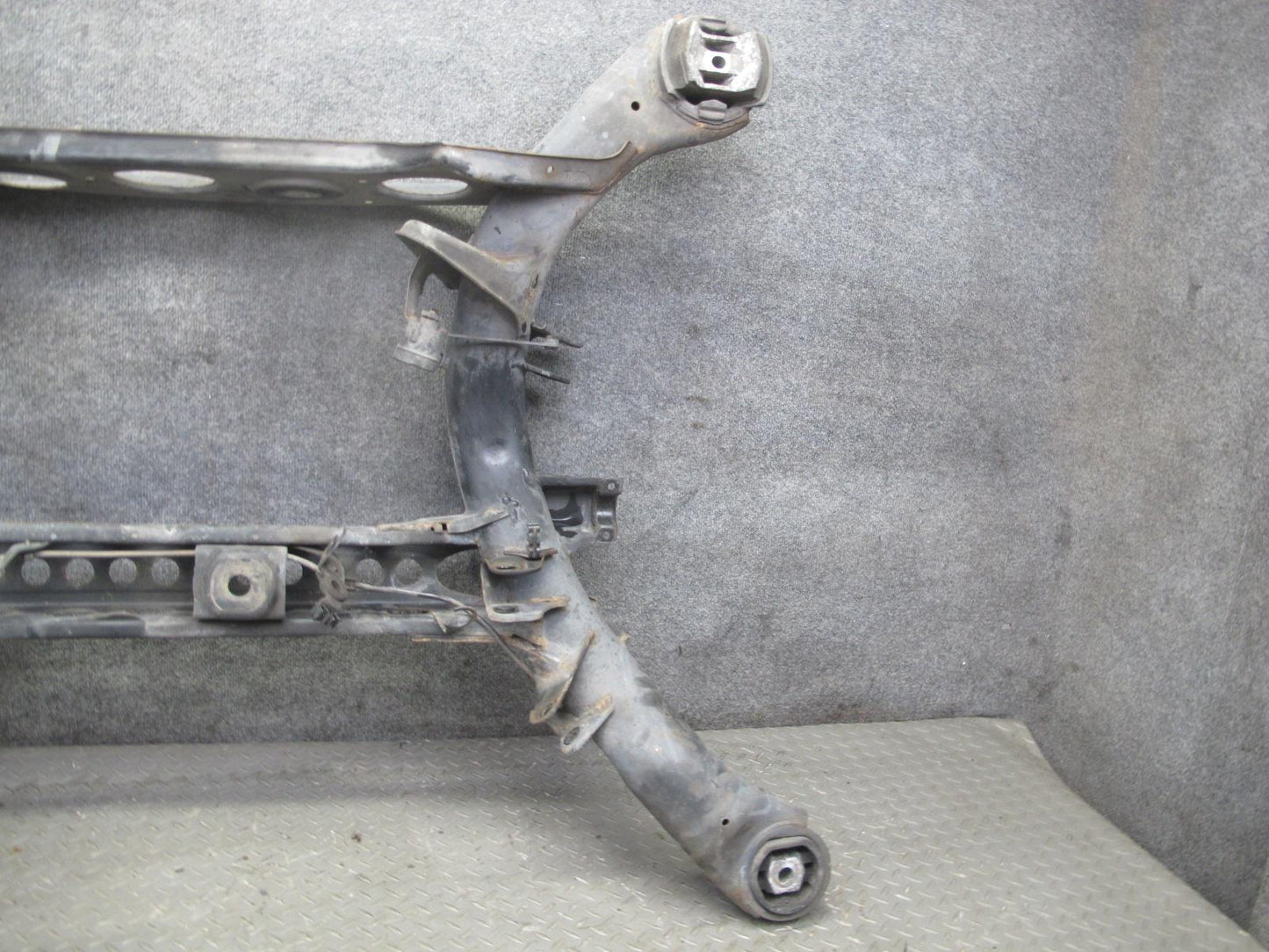 96-99 Mercedes W140 C140 CL Coupe Rear Sub Frame Crossmember Carrier Cradle OEM