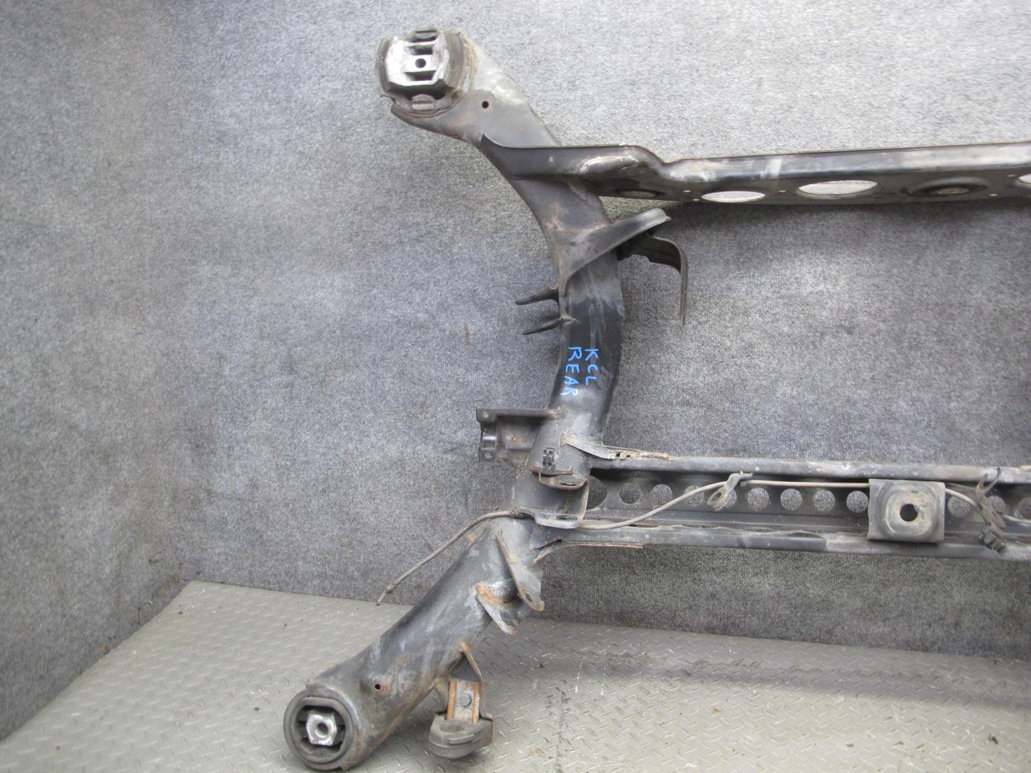 96-99 Mercedes W140 C140 CL Coupe Rear Sub Frame Crossmember Carrier Cradle OEM