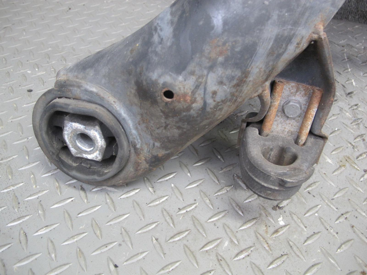 96-99 Mercedes W140 C140 CL Coupe Rear Sub Frame Crossmember Carrier Cradle OEM