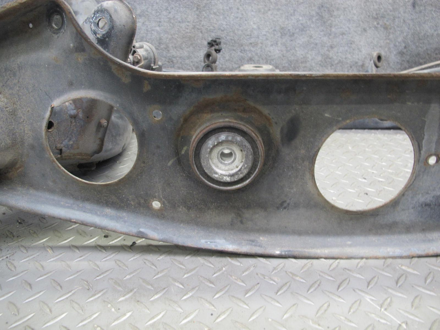 96-99 Mercedes W140 C140 CL Coupe Rear Sub Frame Crossmember Carrier Cradle OEM