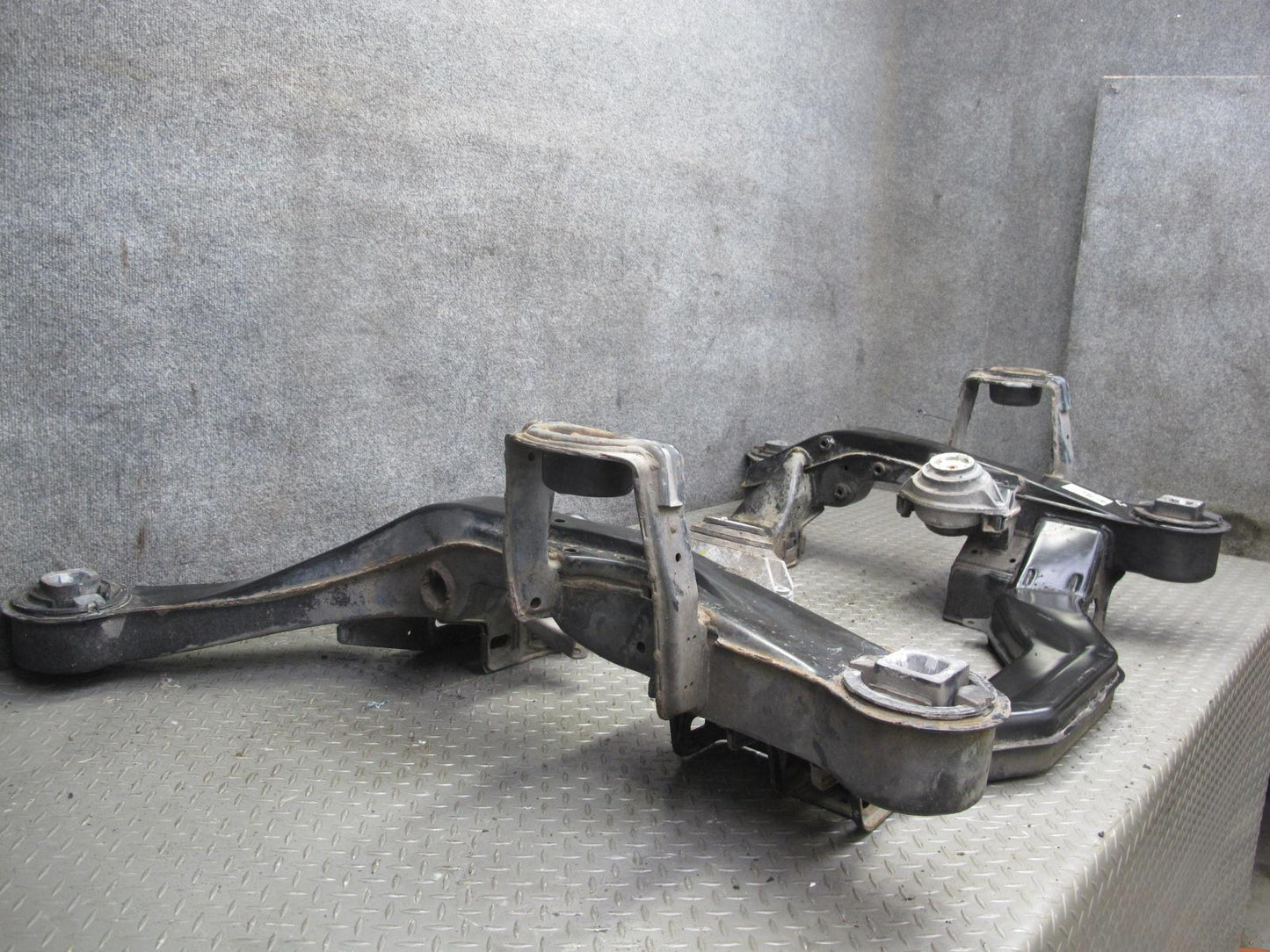 96-99 Mercedes W140 C140 CL Coupe Front Sub Frame Crossmember Carrier Cradle OEM