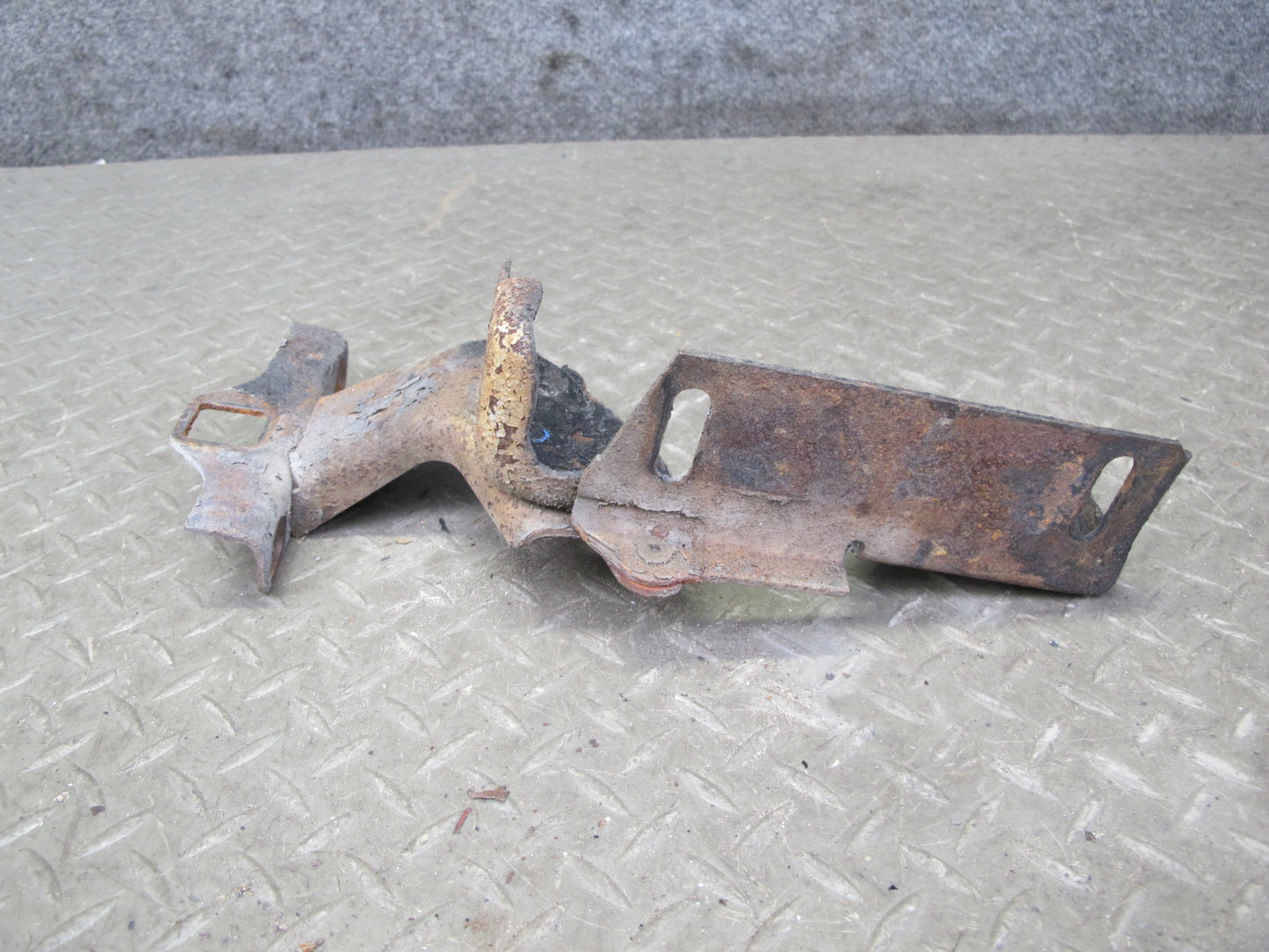84-96 Chevrolet Corvette C4 Set of 2 Front Left & Right Hood Hinge OEM
