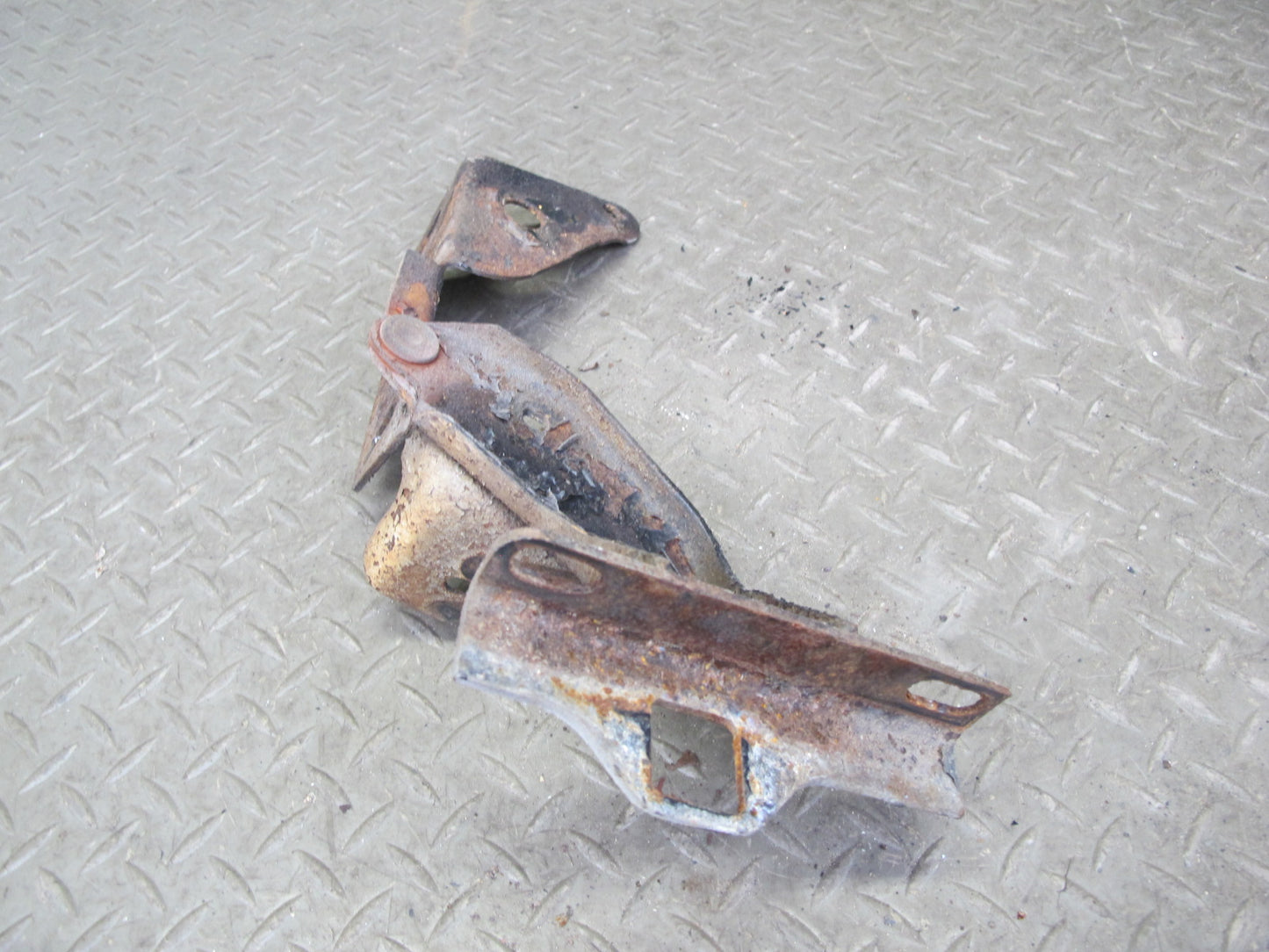 84-96 Chevrolet Corvette C4 Set of 2 Front Left & Right Hood Hinge OEM