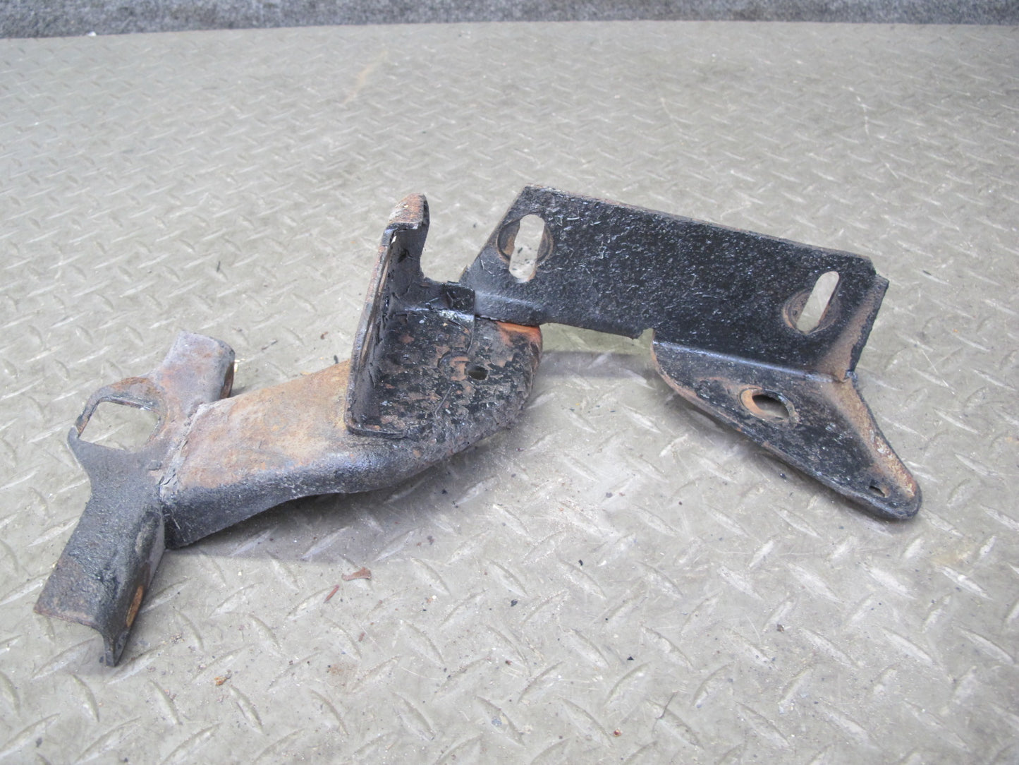 84-96 Chevrolet Corvette C4 Set of 2 Front Left & Right Hood Hinge OEM