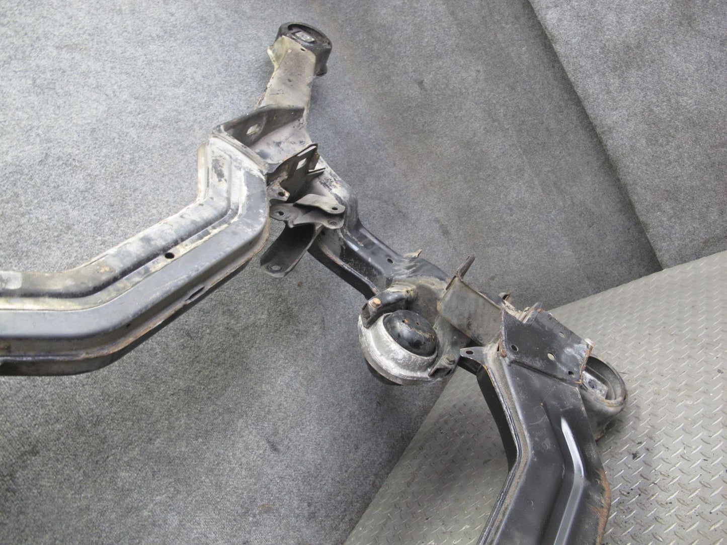 96-99 Mercedes W140 C140 CL Coupe Front Sub Frame Crossmember Carrier Cradle OEM