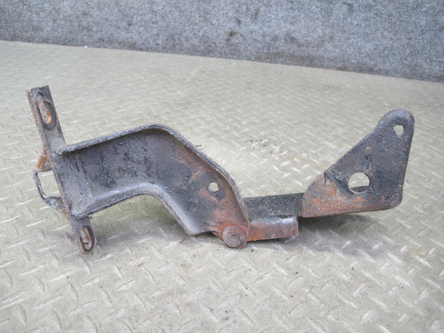84-96 Chevrolet Corvette C4 Set of 2 Front Left & Right Hood Hinge OEM