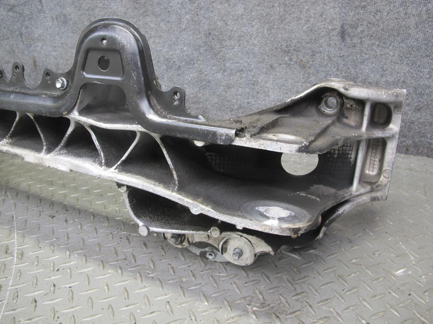 92-00 Lexus JZZ31L SC400 SC300 Front Engine Subframe Crossmember Carrier OEM