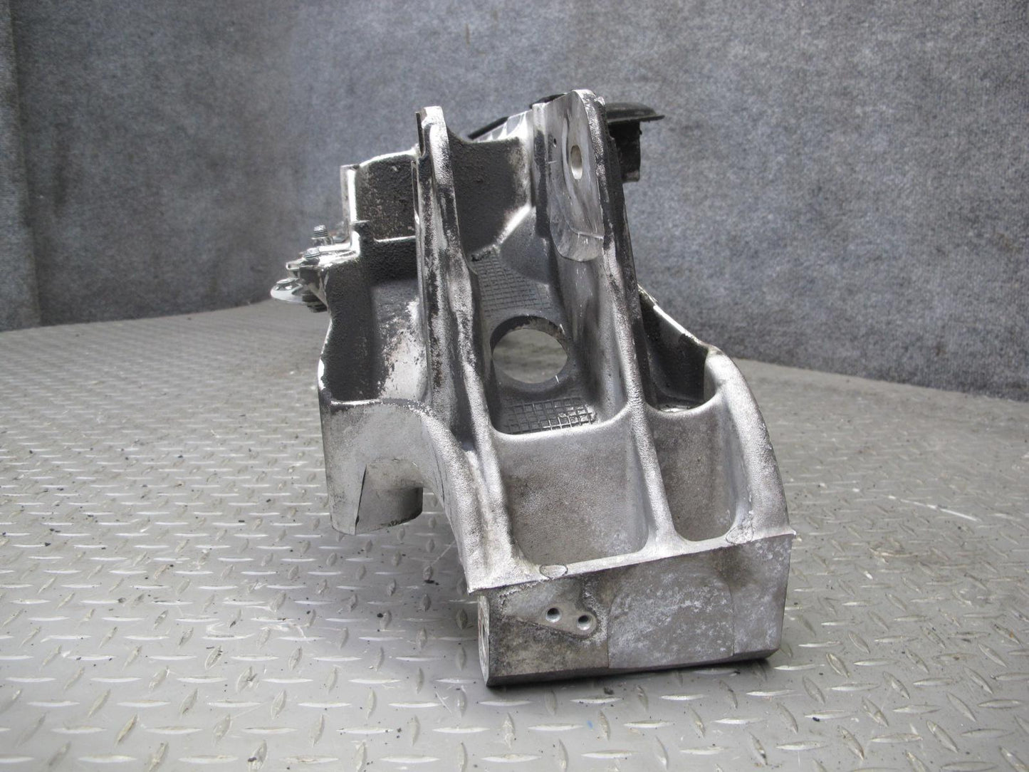 92-00 Lexus JZZ31L SC400 SC300 Front Engine Subframe Crossmember Carrier OEM