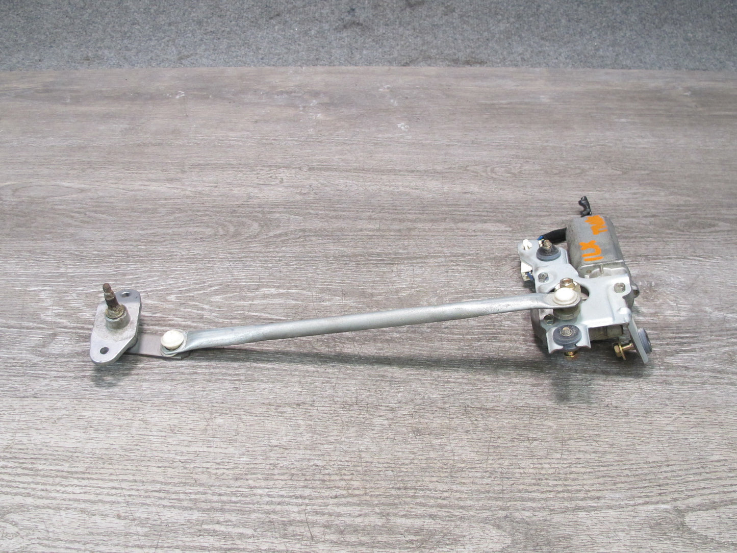 1998-2007 Lexus J100 LX470 Rear Windshield Wiper Motor W/ Linkage 85080-60170