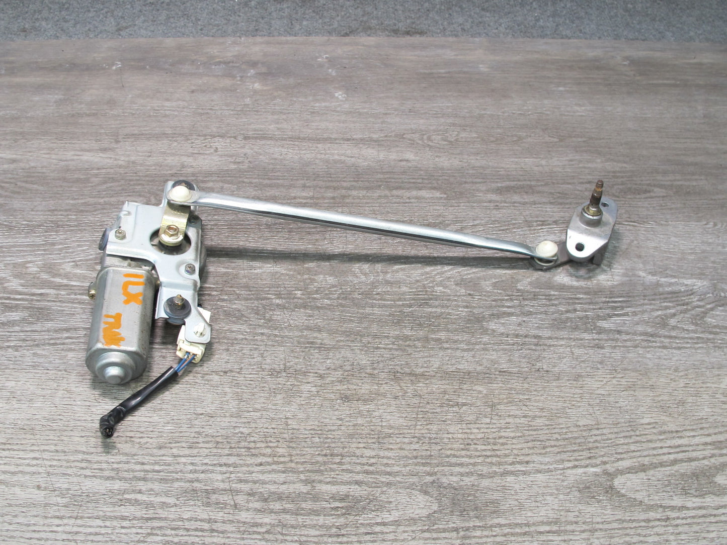 1998-2007 Lexus J100 LX470 Rear Windshield Wiper Motor W/ Linkage 85080-60170