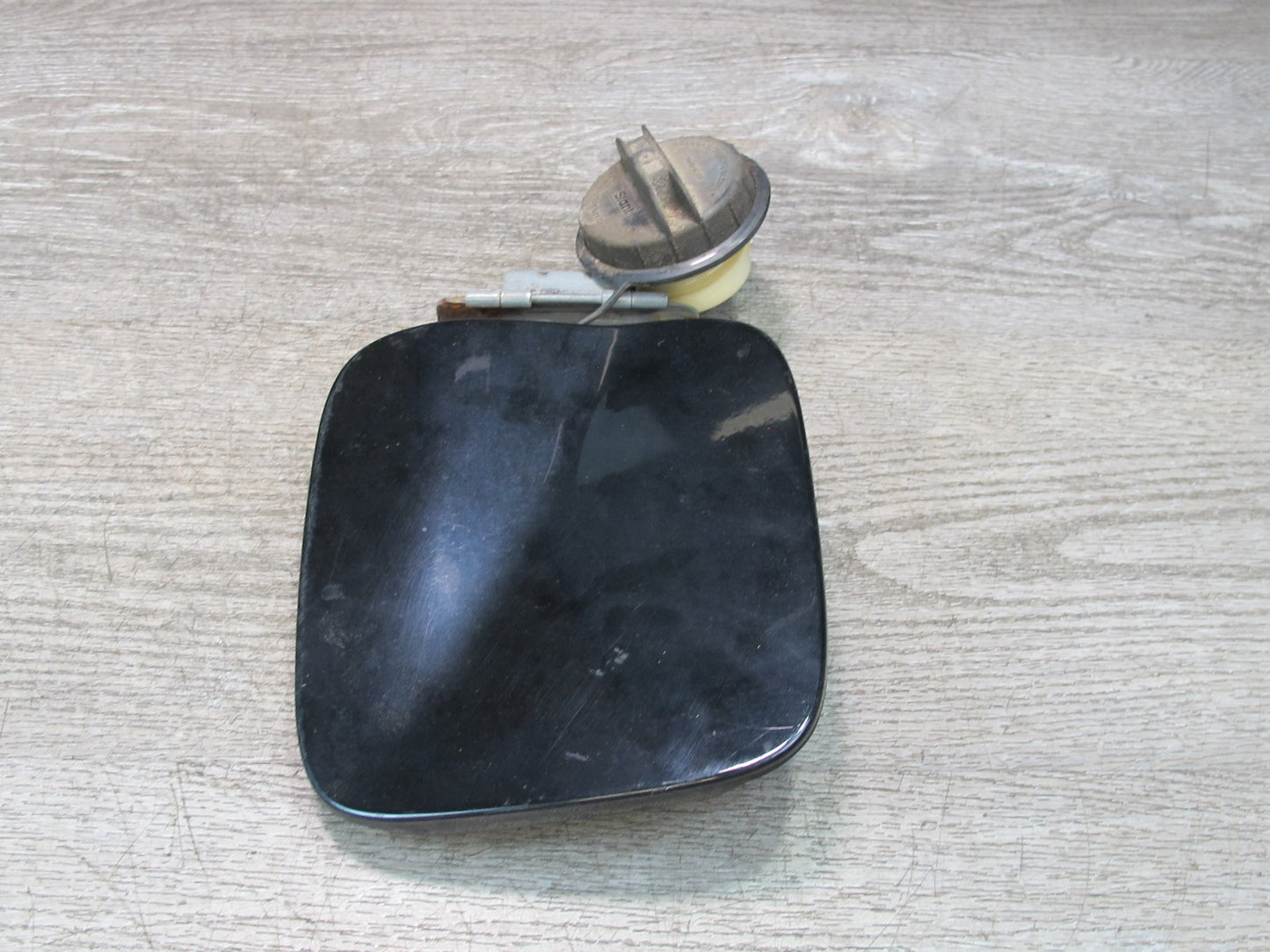 1998-2007 Lexus J100L LX470 Fuel Tank Filler Door Lid Cover W/ Cap Black