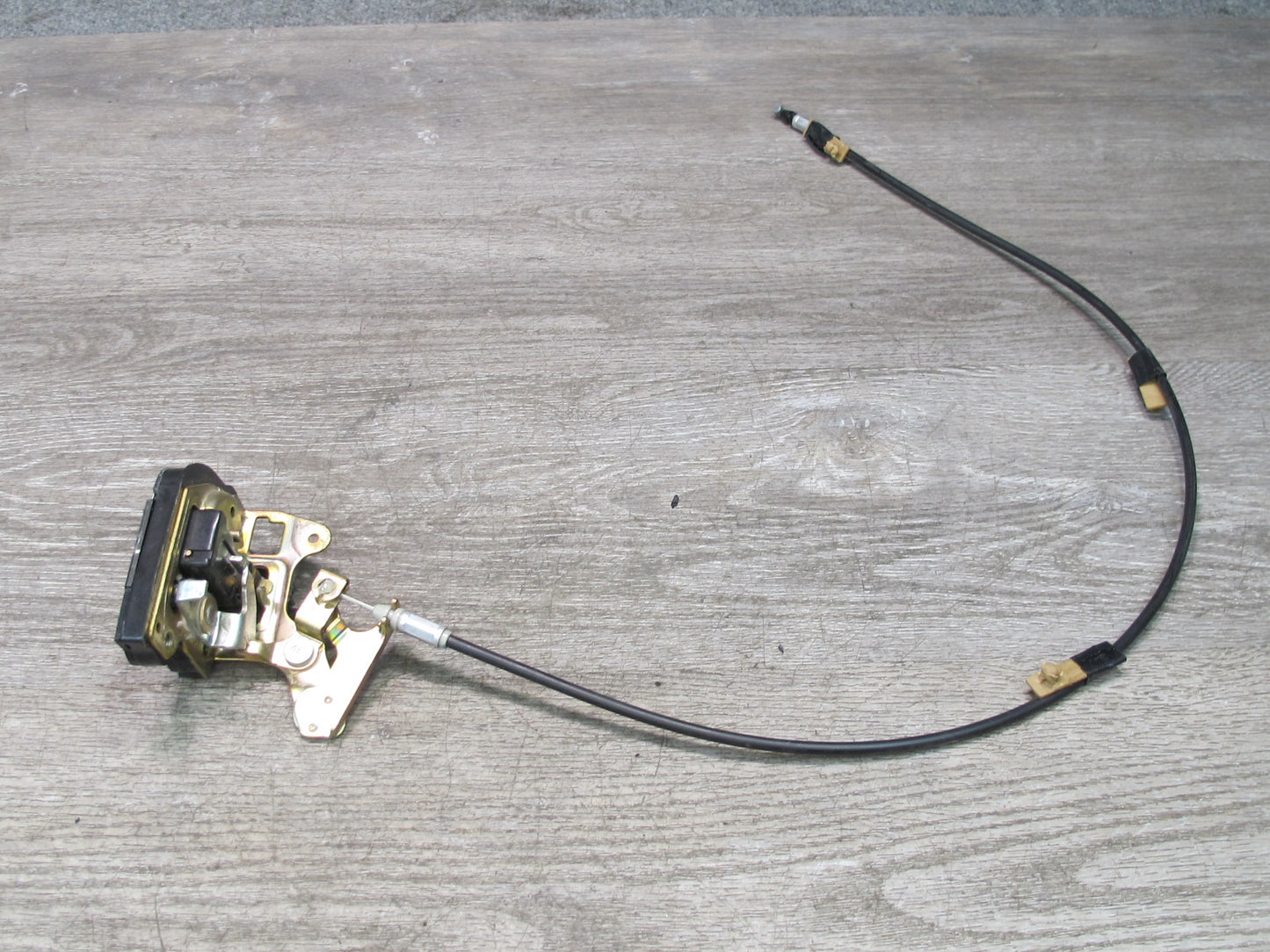 1998-2002 Lexus J100 LX470 Rear Trunk Lid Tail Gate Latch Lock W/ Handle Set
