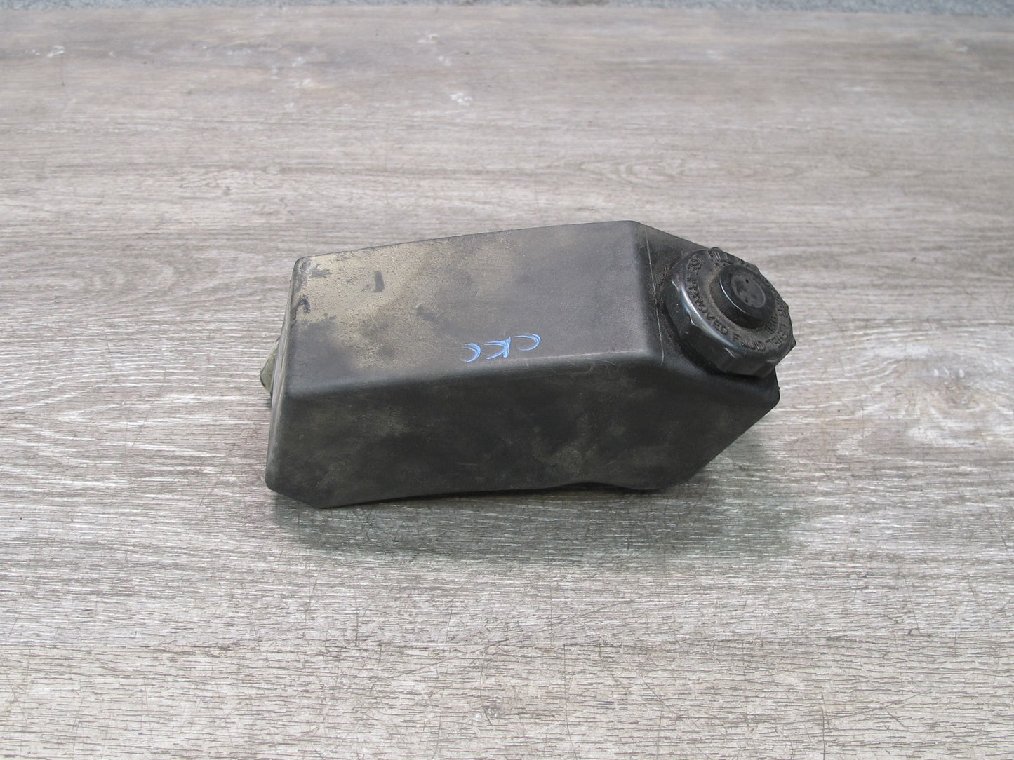 90-91 Chevrolet Corvette C4 Power Steering Fluid Reservoir Tank w Bracket OEM