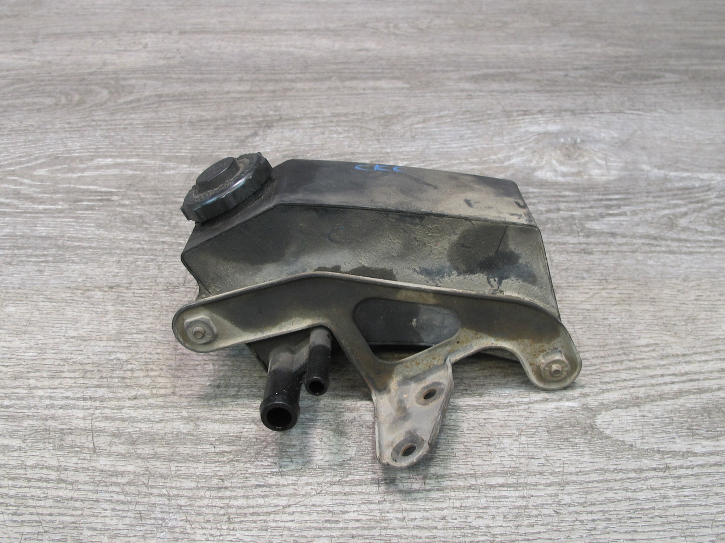 90-91 Chevrolet Corvette C4 Power Steering Fluid Reservoir Tank w Bracket OEM