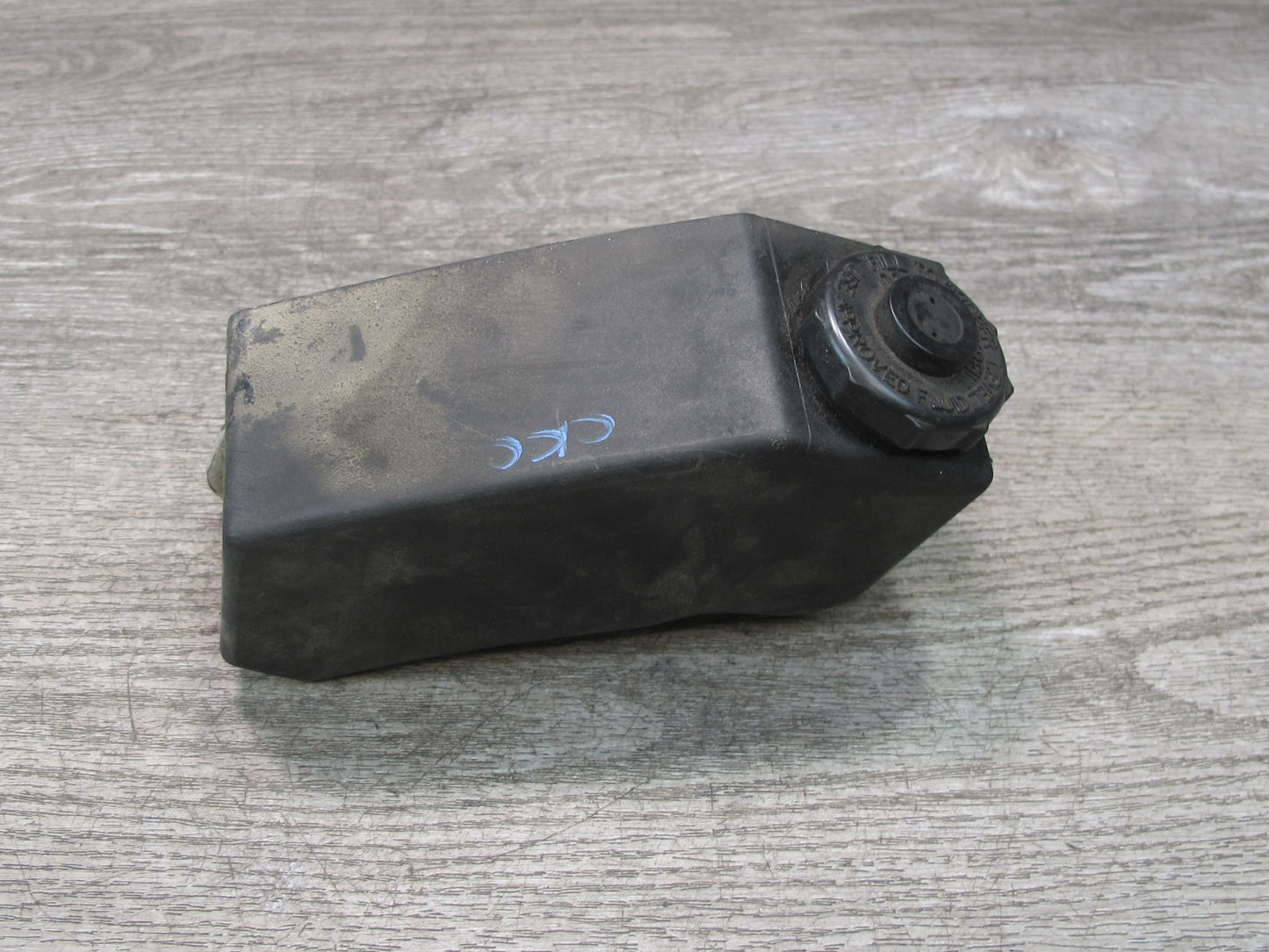 90-91 Chevrolet Corvette C4 Power Steering Fluid Reservoir Tank w Bracket OEM