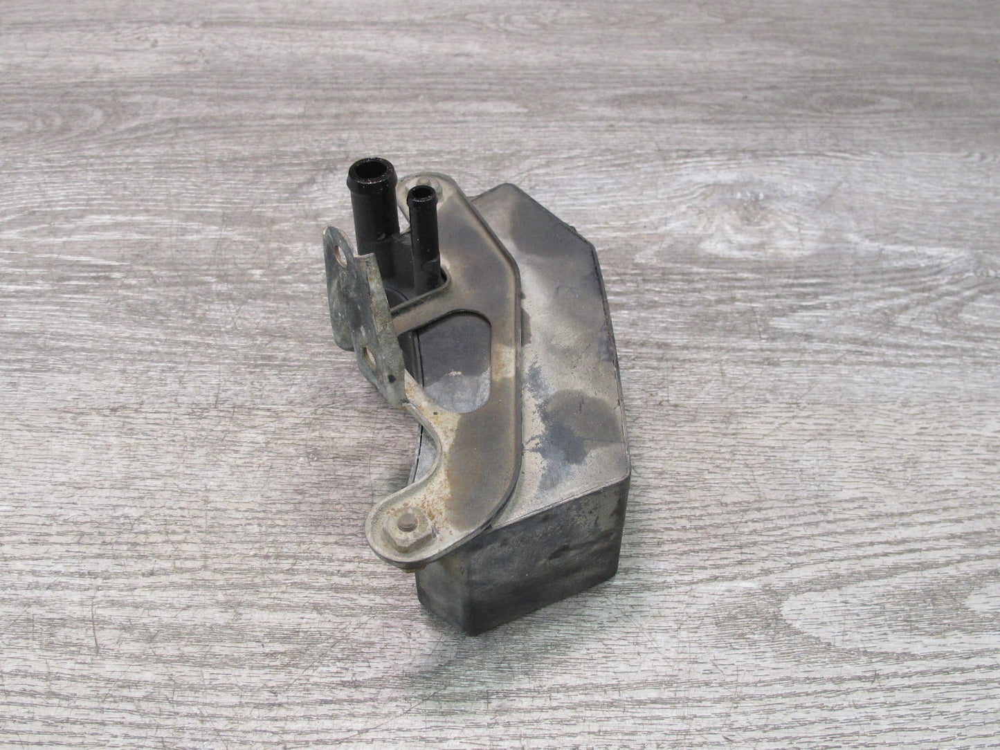90-91 Chevrolet Corvette C4 Power Steering Fluid Reservoir Tank w Bracket OEM