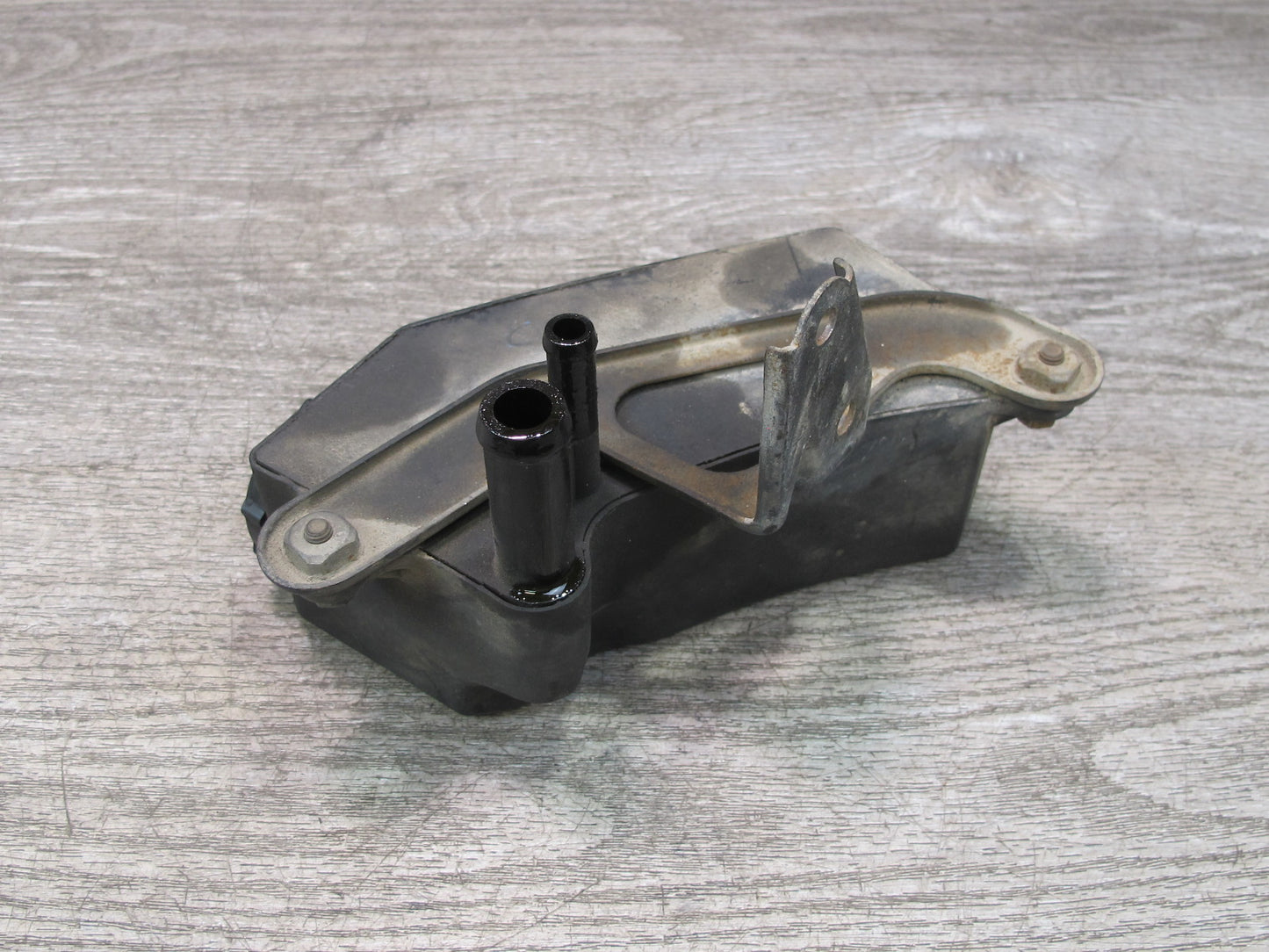 90-91 Chevrolet Corvette C4 Power Steering Fluid Reservoir Tank w Bracket OEM