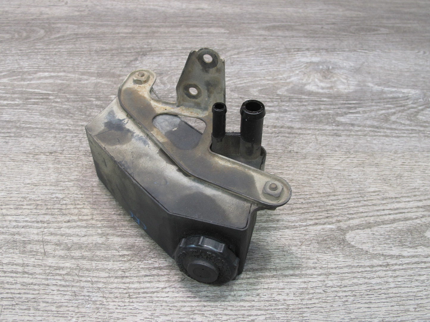 90-91 Chevrolet Corvette C4 Power Steering Fluid Reservoir Tank w Bracket OEM