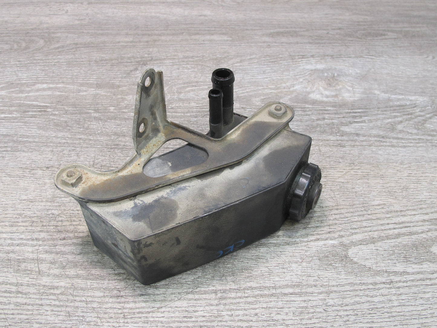 90-91 Chevrolet Corvette C4 Power Steering Fluid Reservoir Tank w Bracket OEM